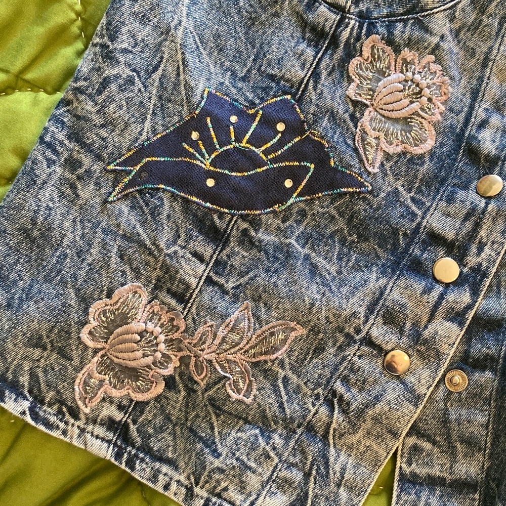 Denim Floral Embroidered Button-Up Top - Picture 2 of 7
